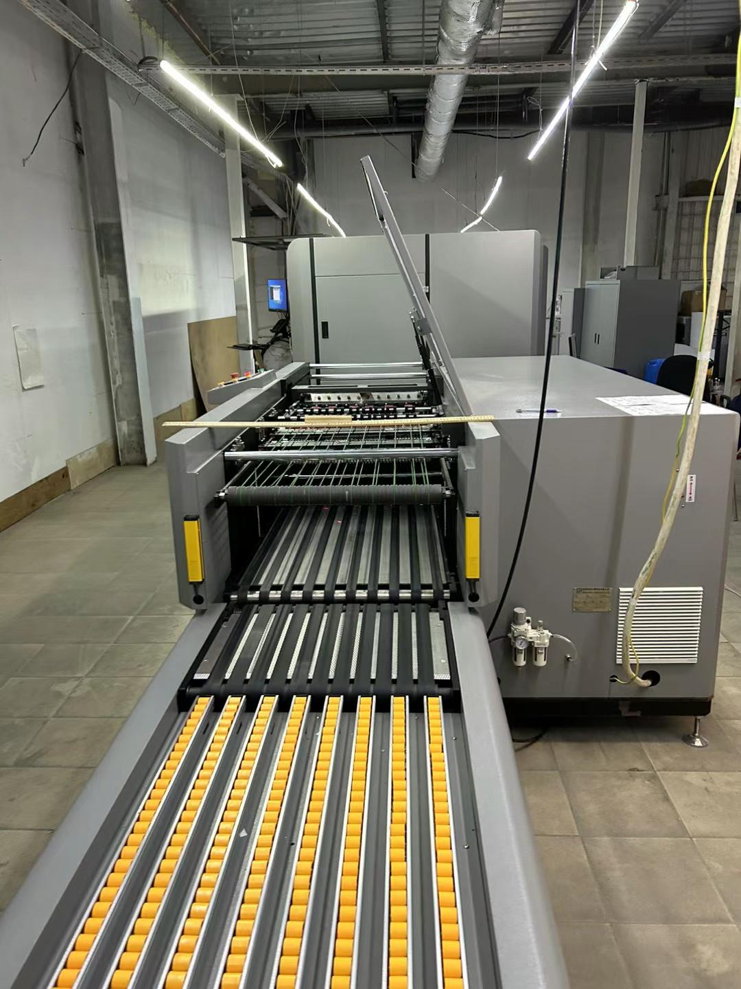 哈薩克斯坦客戶數(shù)碼印刷設(shè)備